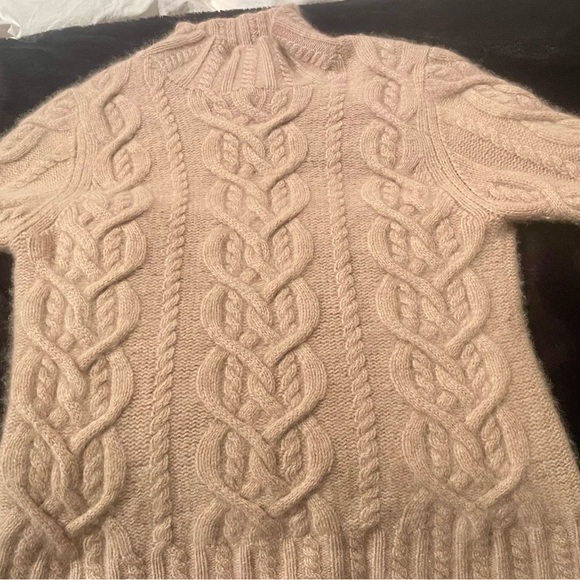 Mariele Waithe Sweaters - Cable Knit Beige Cashmere Sweater
